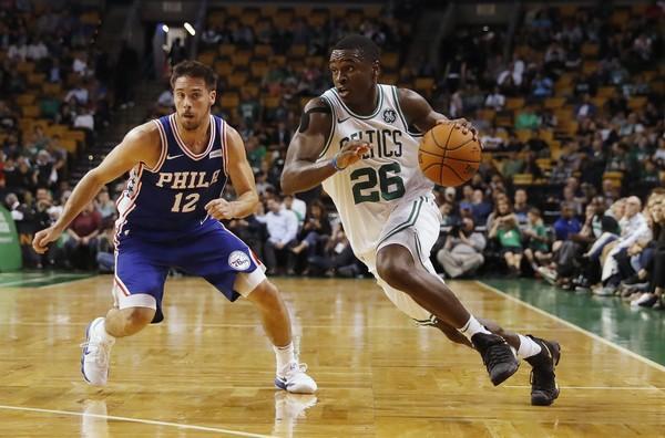  沃尔夫斯堡控球率占优，耐心传导撕破对手防线