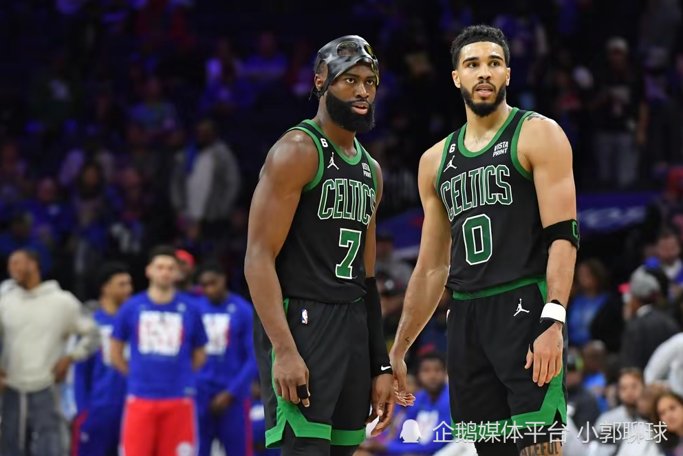  布朗对飙塔图姆绿军险胜活塞保不败身